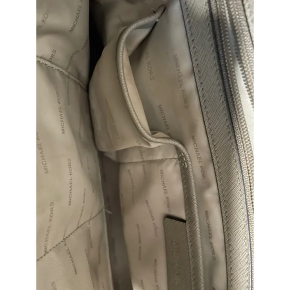 Women's Michael Kors Beige Tote Bag Medium - Picture 2 of 3